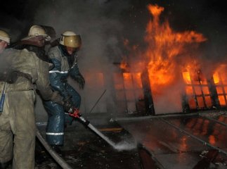На Мукачівщині вночі горіло приватне деревообробне підприємство