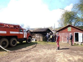 У Воловці горіли підсобні приміщення