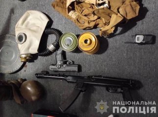 Масштабні обшуки у Мукачеві та районі: опубліковано відео та фото затримання небезпечної банди Масштабні обшуки у Мукачеві та районі: опубліковано відео та фото затримання небезпечної банди