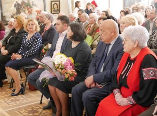 Закарпатську співачку, яка відкрила українцям баладу «Гей, пливе кача по Тисині», нагородили почесною відзнакою