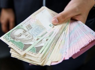 Кому в Україні тепер платять найбільші зарплати
