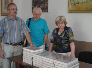 Унікальне видання "Середньовічні церкви від Тиси до Карпат" отримають освітні, культурні та релігійні установи краю
