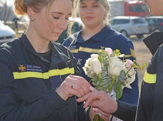Незвичну весільну церемонію провели в Ужгороді