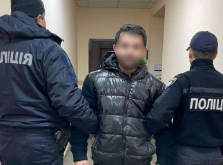 У селі побили чоловіка та силою відібрали гроші
