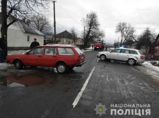 Хмільна ДТП: на дорозі не розминулися два автомобілі