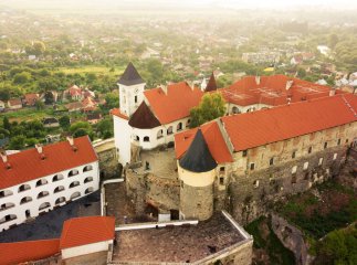 Осіння мандрівка: подорож замками Закарпаття Осіння мандрівка: подорож замками Закарпаття