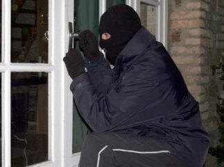 У Хусті у безробітного чоловіка зловмисники вкрали чималу суму грошей