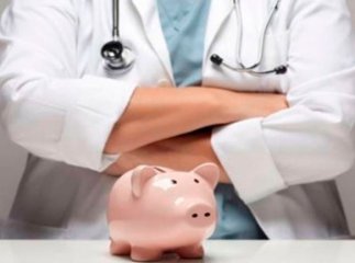 Закарпатські депутати виступили проти "зрівнялівки" зарплати медпрацівників