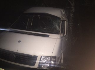 У Ключарках "Volkswagen", який перевозив "ліві" ялинки, потрапив у ДТП