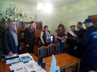Рятувальники Тячівщини вчили громадян, як уникнути пожежі вдома й на роботі