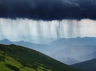 В найближчі години Закарпаття накриють грози