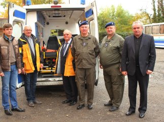 Австрійські благодійники подарували закарпатським медикам спецодяг