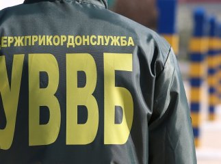 Закарпатські прикордонники "закривали" очі на контрабанду сигарет