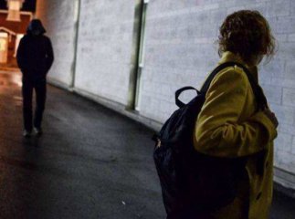 18 та 21-річні мешканці Сваляви напали у темному провулку на жінок, побили та пограбували їх