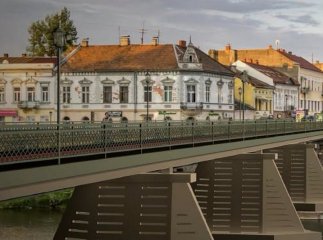 В Ужгороді збираються відремонтувати пішохідний міст через Уж і повторно оголосили тендер