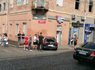 У центральній частині Мукачева трапилась аварія: оприлюднено фото