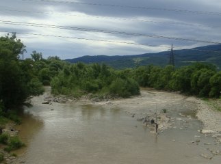 На острівку посеред Латориці застрягла жінка. Допомогли рятувальники