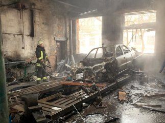 Працівники вийшли: рятувальники розповіли про пожежу, яка вирувала вчора