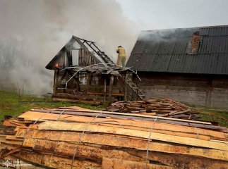 Рятувальники розповіли про пожежу, яку вчора гасили на Тячівщині