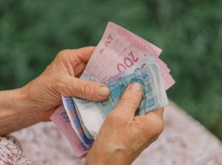 Скільки доплачують за понаднормовий стаж у 2026 році