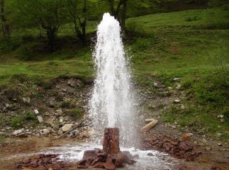 На Закарпатті є унікальний гейзер, побачити який можна раз на дві години