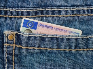 Зекономить три години і 215 євро: одна з країн ЄС спростила життя українців