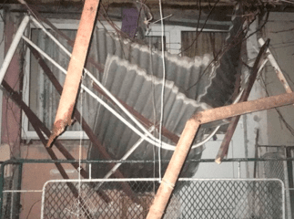 Поліцейські розповіли, чому мукачівка вистрибнула з 5 поверху