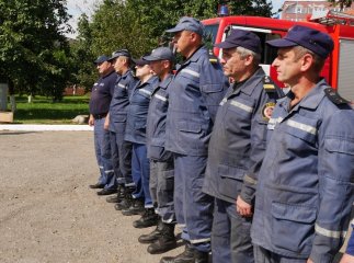Рятувальників 2-річної дитини, яка ледь не вистрибнула з балкону, сьогодні нагородили
