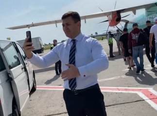 Виліт літака "Київ–Ужгород" затримали через витівку голови Закарпатської організації партії "Слуга Народу" Тищенка