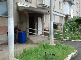 В Іршаві упорядковують місця збору твердих побутових відходів
