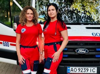 На Закарпатті медики врятували чоловіка після тяжких наслідків від укусу оси