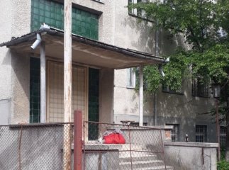 Допомогти можна лише людині, яка погоджується на допомогу: відповідні служби відреагували на інцидент із жінкою біля лікарні