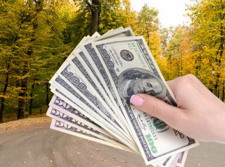 Скільки може коштувати долар восени 2022 року, якщо війна затягнеться