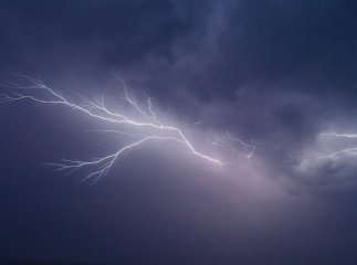 Штормове попередження: в яких районах будуть грози