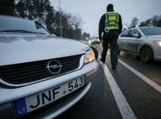 Штрафи виписують на місці: поліція почала штрафувати євробляхарів