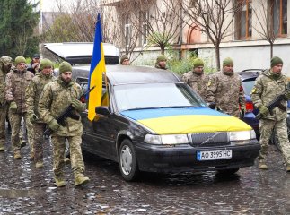 В останню путь провели захисника, якого понад рік вважали зниклим безвісти