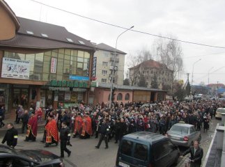 Вулицями Хуста пройшла Хресна хода