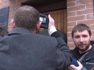 У мережі з’явилось відео того, як нардепи намагалися потрапити до ужгородського СІЗО