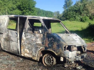 На дорозі згорів вщент Volkswagen Transporter
