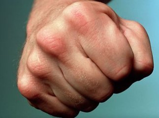 У центрі Ужгорода побили чоловіка