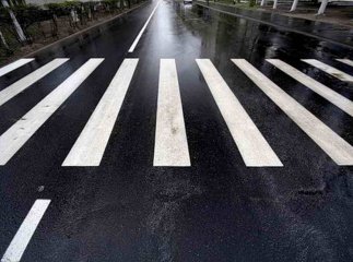 В Ужгороді на пішохідному переході авто наїхало на дитину