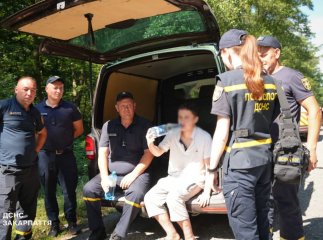 Рятувальники знайшли зниклого хлопця з Виноградова