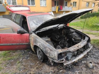 Чоловік завів машину, після цього його авто загорілось