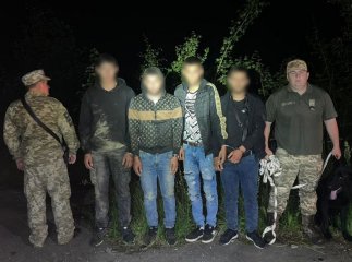 Поблизу кордону зі Словаччиною затримали 4 хлопців