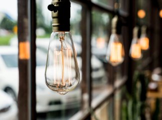 Графік відключень на 9 квітня: у четвер світло вимикатимуть всім ненадовго