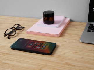 Що не можна тримати поруч з телефоном, щоб він не зламався