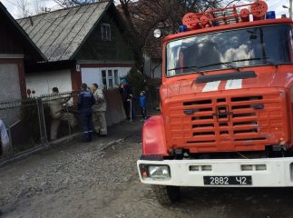 На Рахівщині горіли два будинки