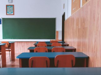 Школи отримують повідомлення про замінування. Правоохоронці проводять перевірки