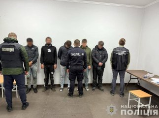 Затримано трьох осіб, яких підозрюють у переправленні чоловіків за кордон