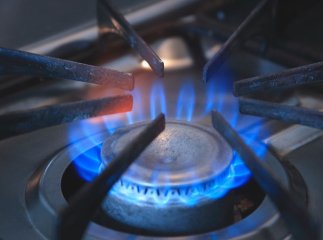 Деяких українців звільнили від двох платіжок за газ - хто в списку
